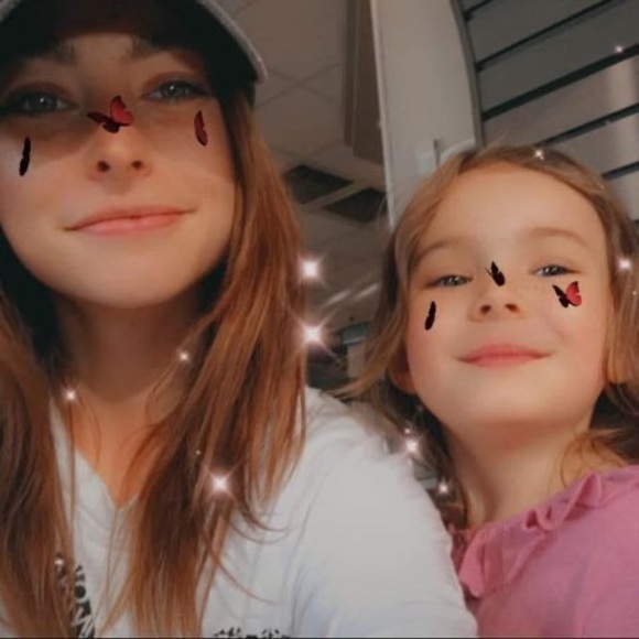 Meet your Posher, Taylor - Picture 1 of 1